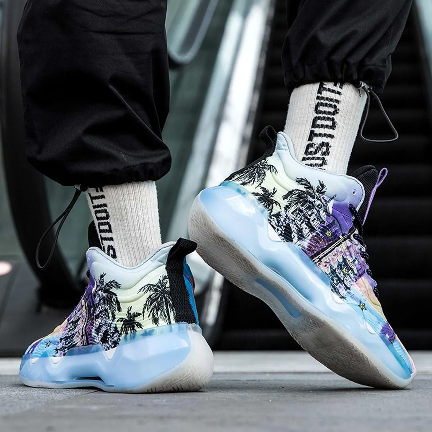 Mens and Womens Mid Top Lace Up Basketball Sneakers Comfortable and Breathable Running Shoes Anti Slip and Wear Resistant Walking Shoes Couple Park Walking Shoes Fitness Training Shoes